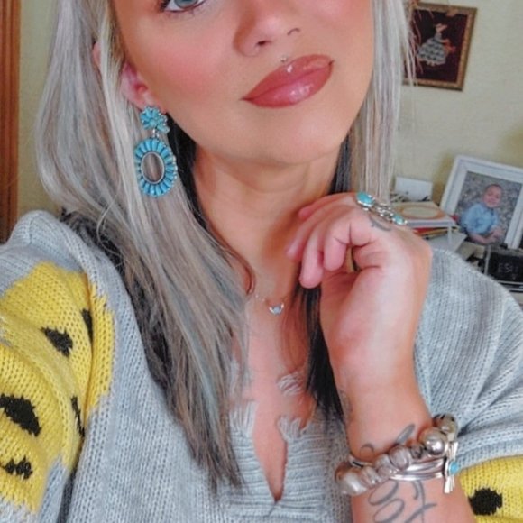 Meet your Posher, Aimee - Picture 2 of 4